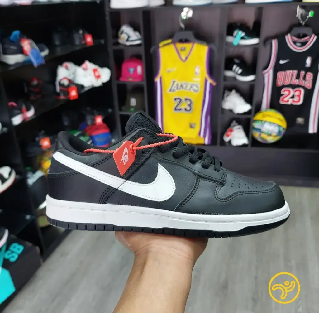 Nike SB Dunk Low Black Panda 