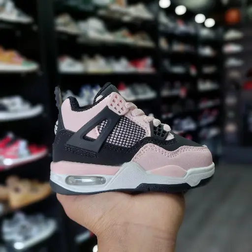 Jordan 4 Rosado/negro Kids 